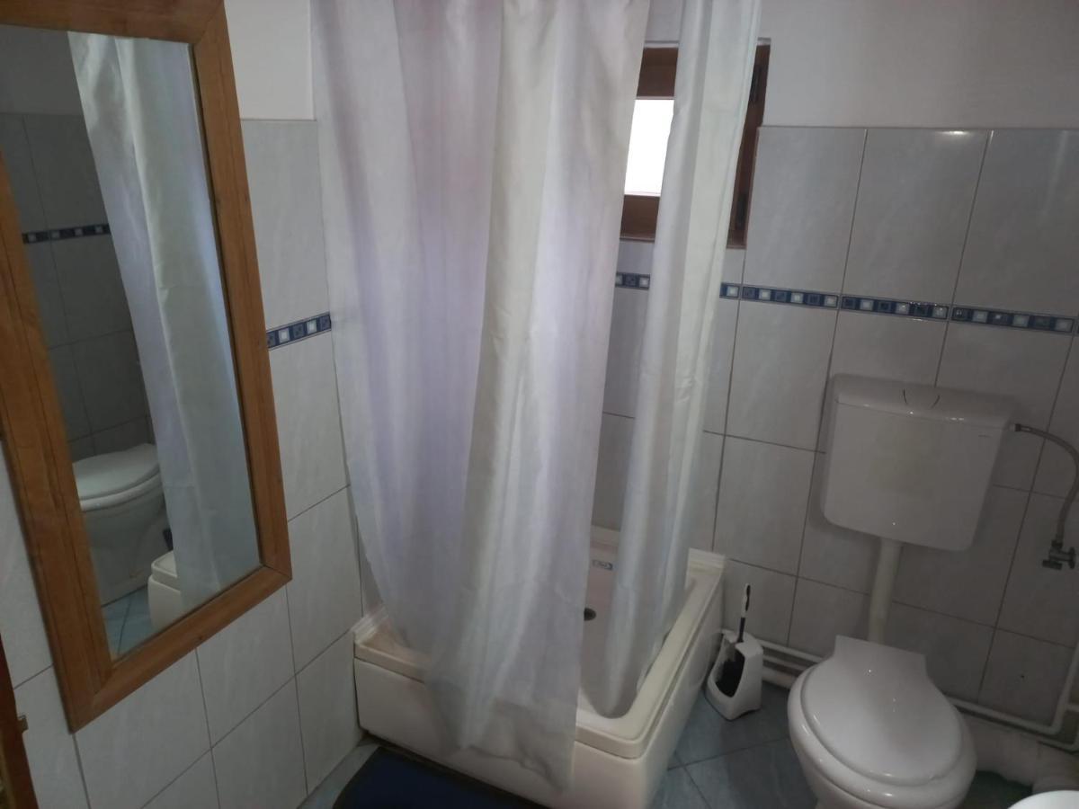 Double Room With Private Bathroom By Osteria Constantino Targoviste Ngoại thất bức ảnh