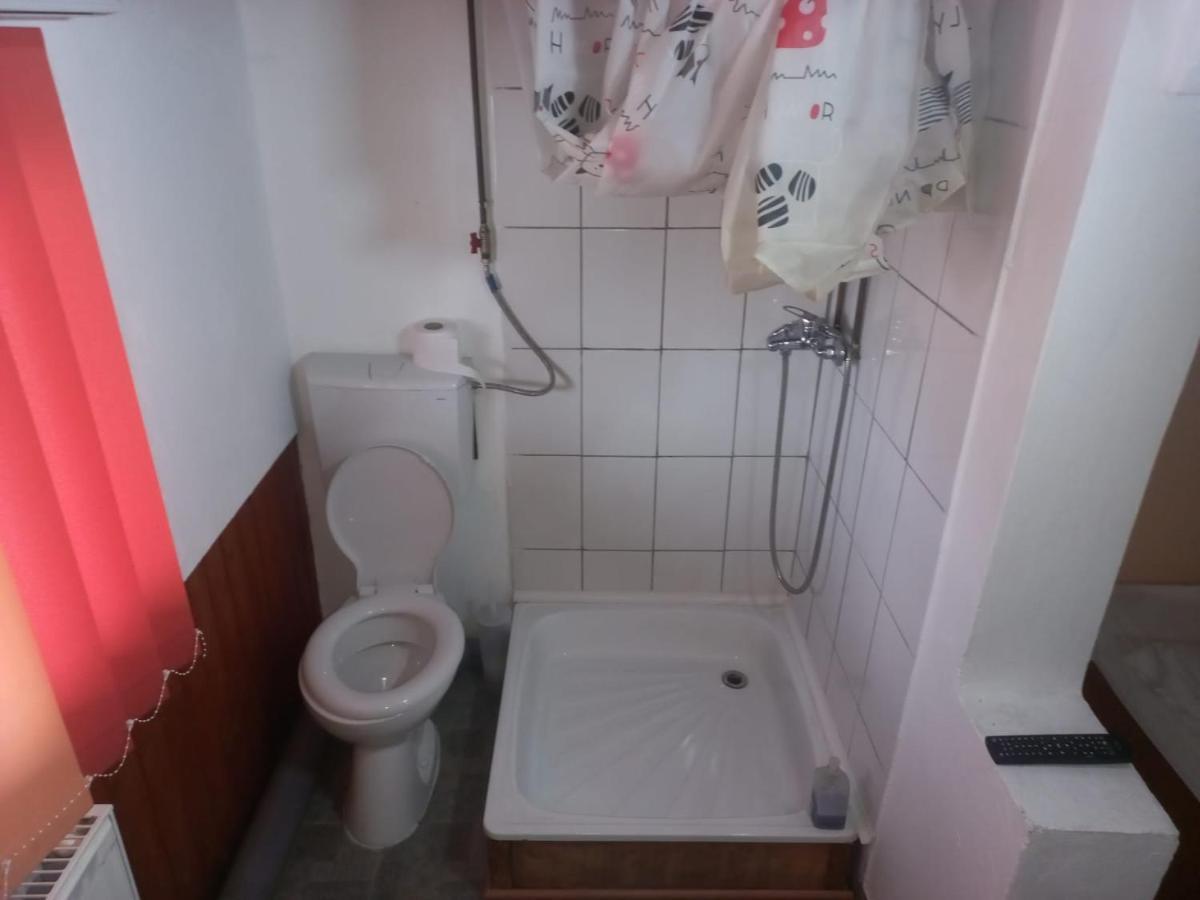 Double Room With Private Bathroom By Osteria Constantino Targoviste Ngoại thất bức ảnh